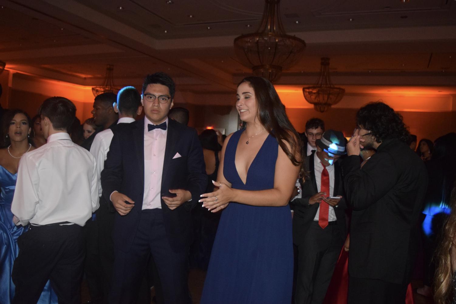 Seniors Dance the Night Away at Prom