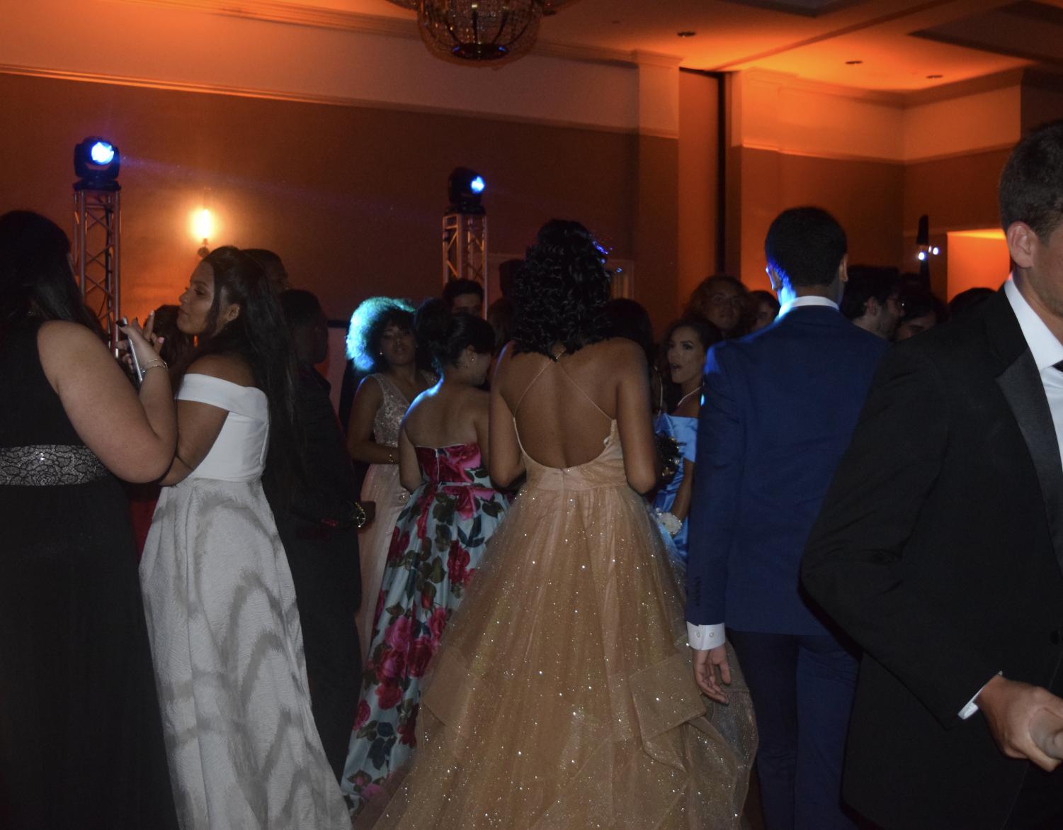 Seniors Dance the Night Away at Prom