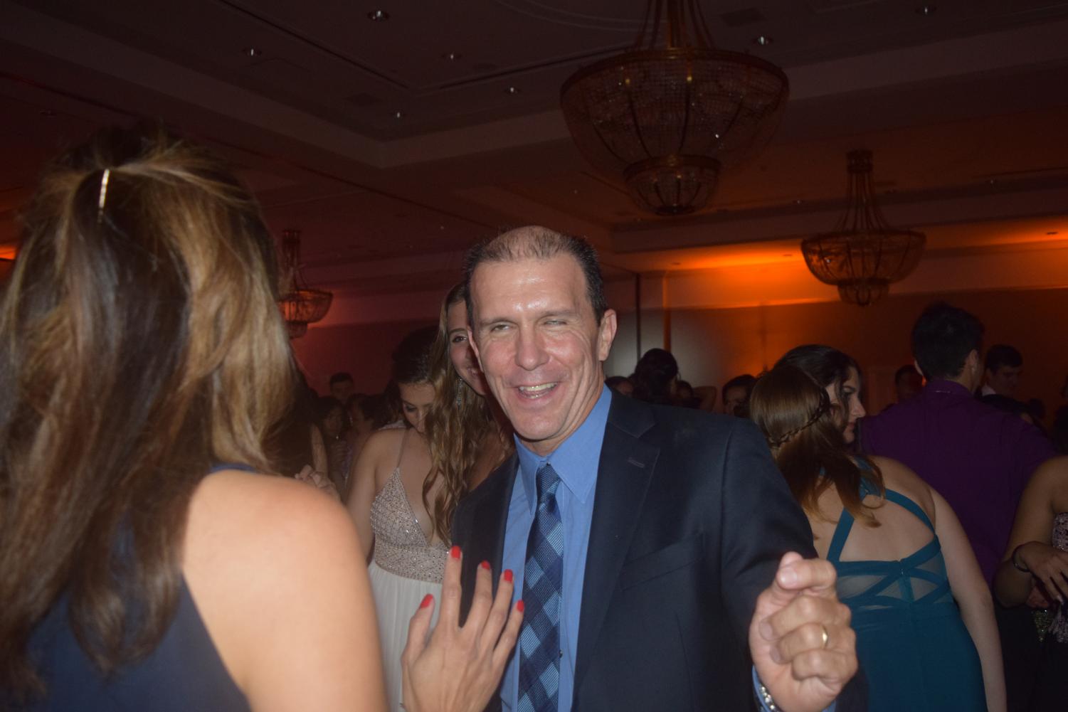Seniors Dance the Night Away at Prom