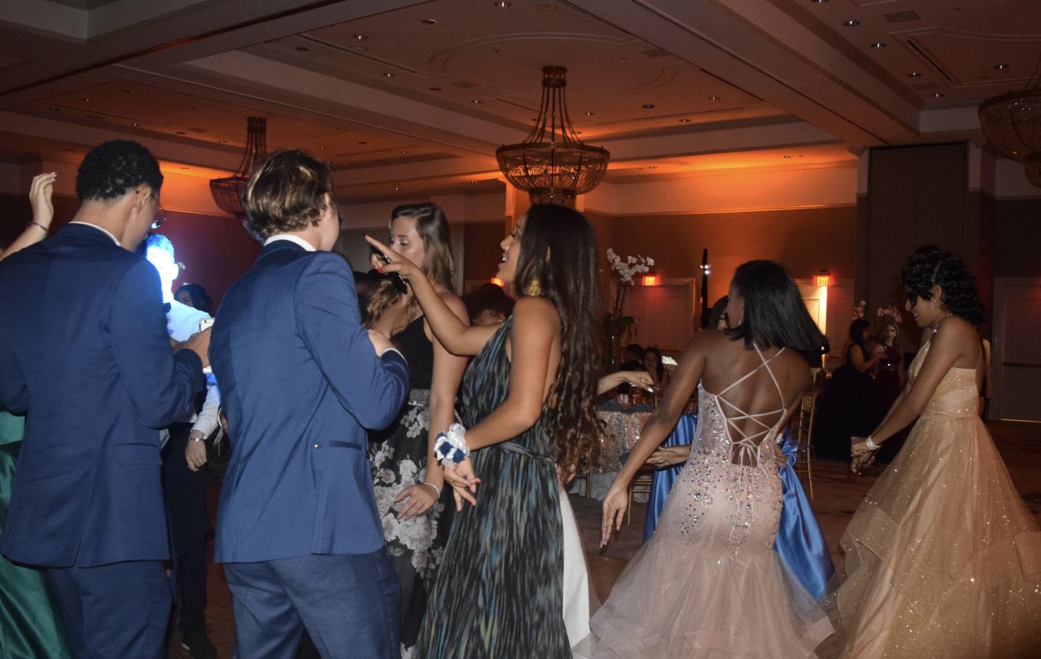 Seniors Dance the Night Away at Prom