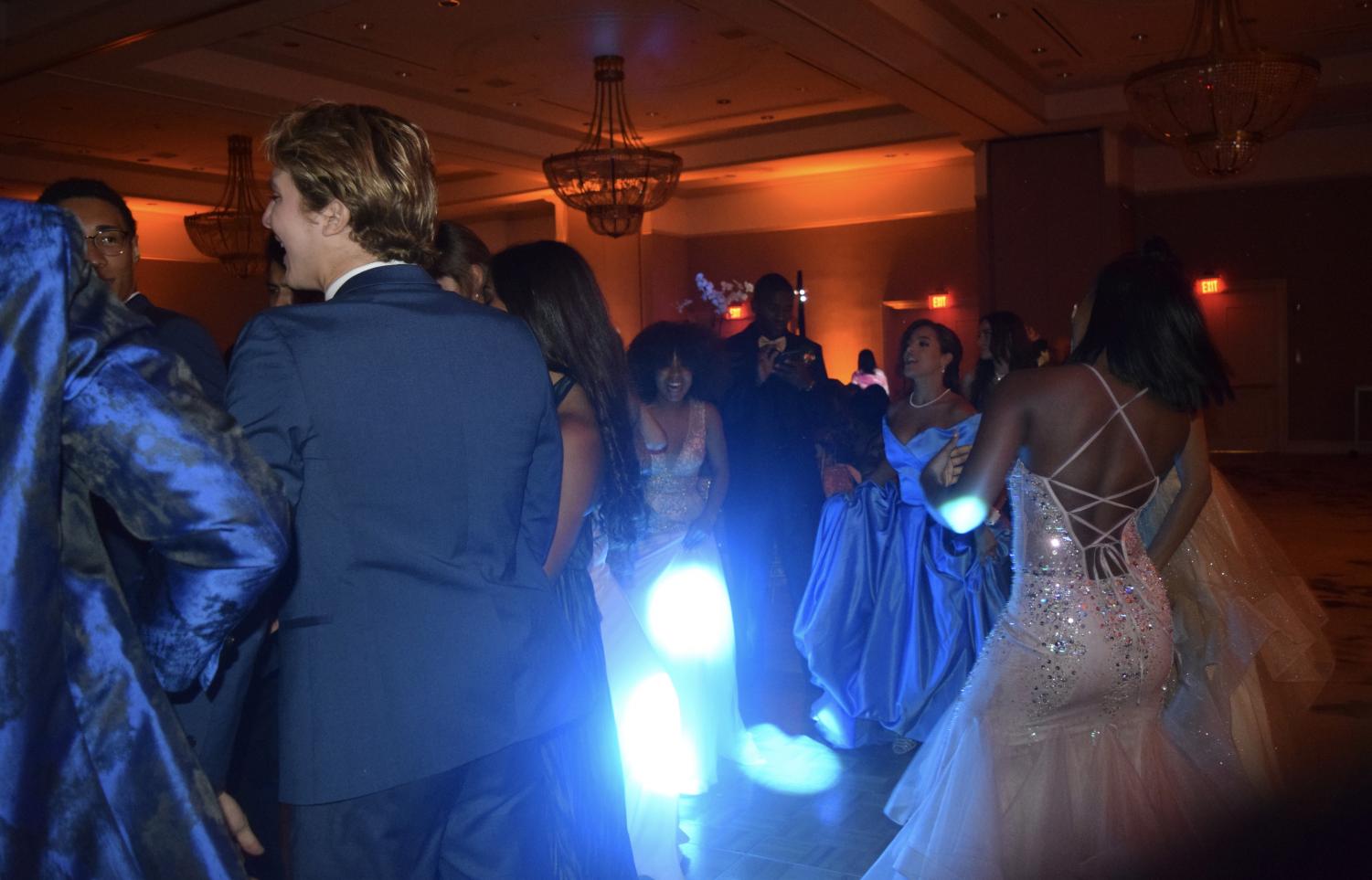 Seniors Dance the Night Away at Prom