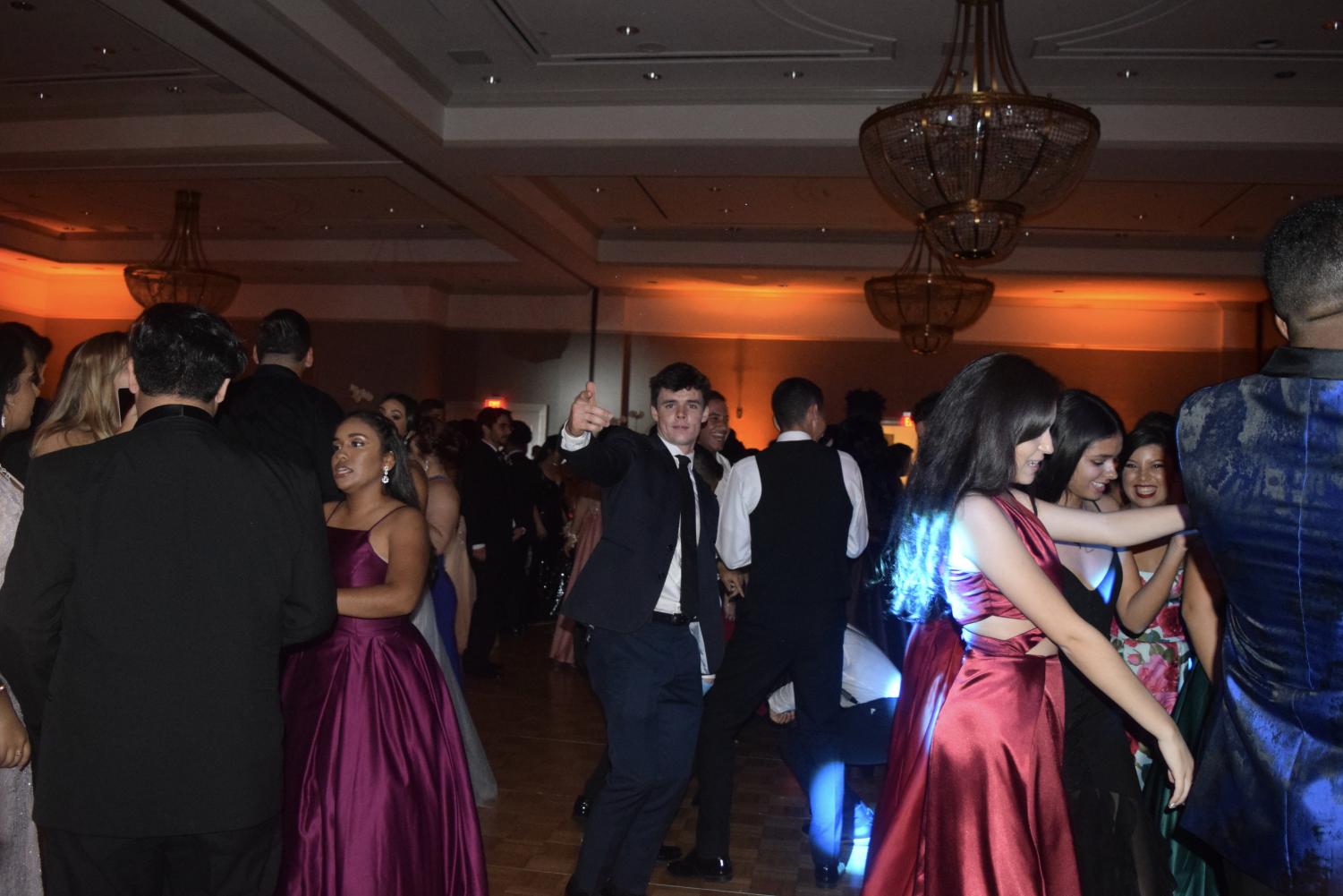 Seniors Dance the Night Away at Prom
