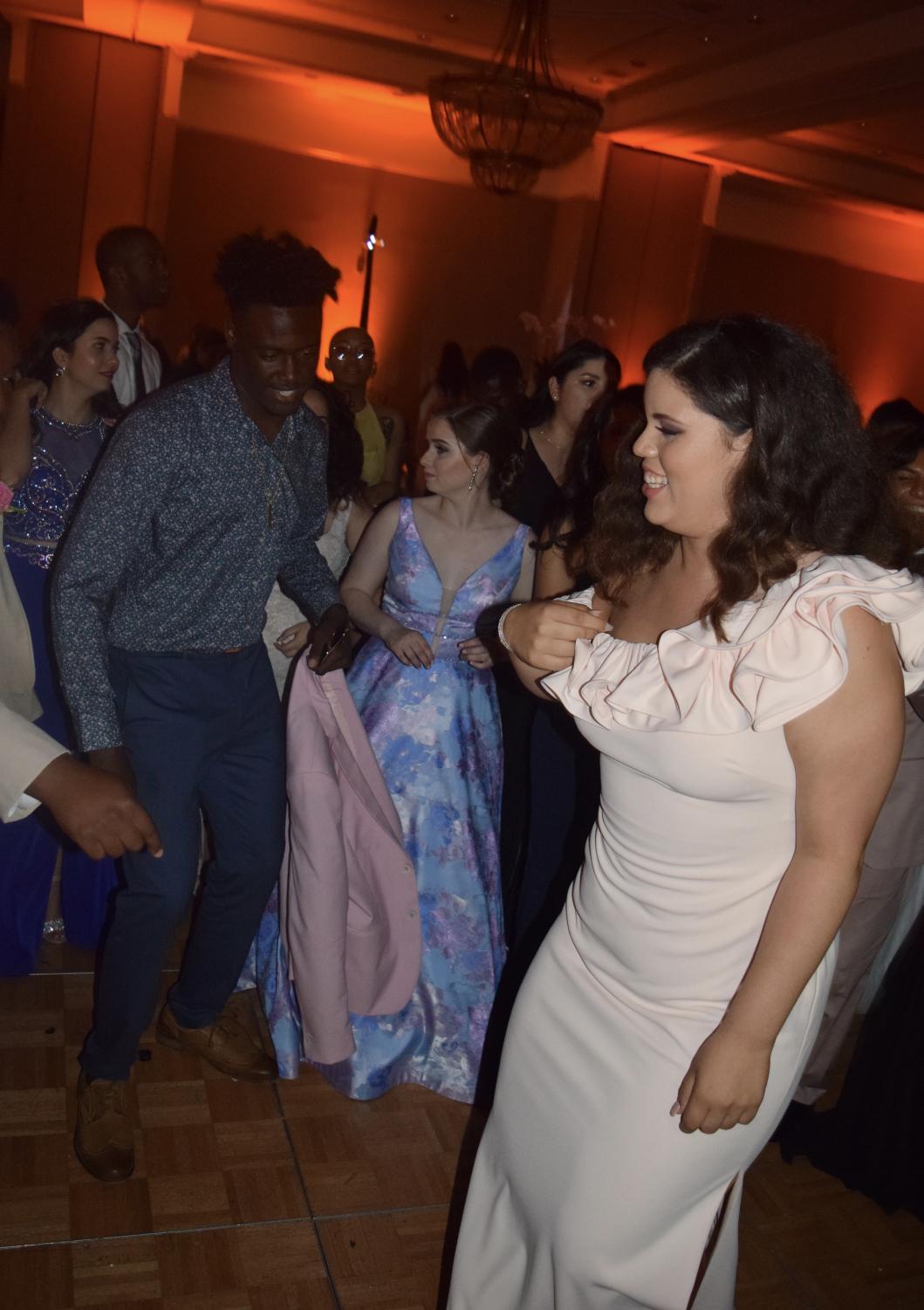 Seniors Dance the Night Away at Prom