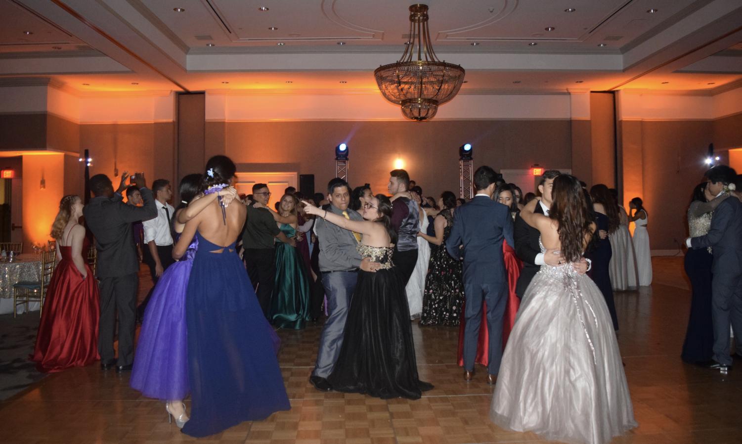 Seniors Dance the Night Away at Prom