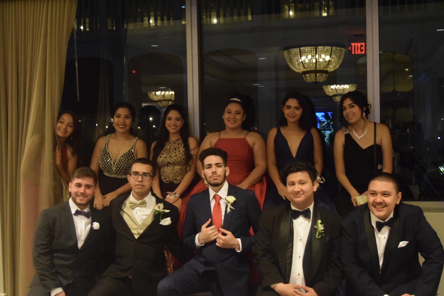 Seniors Dance the Night Away at Prom