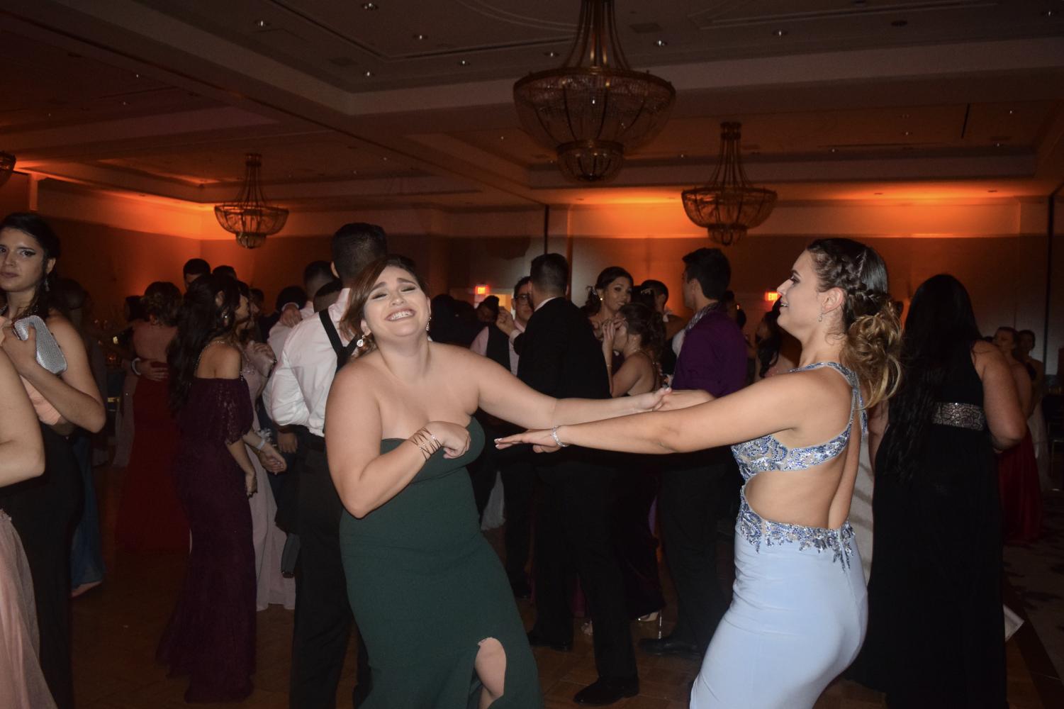 Seniors Dance the Night Away at Prom
