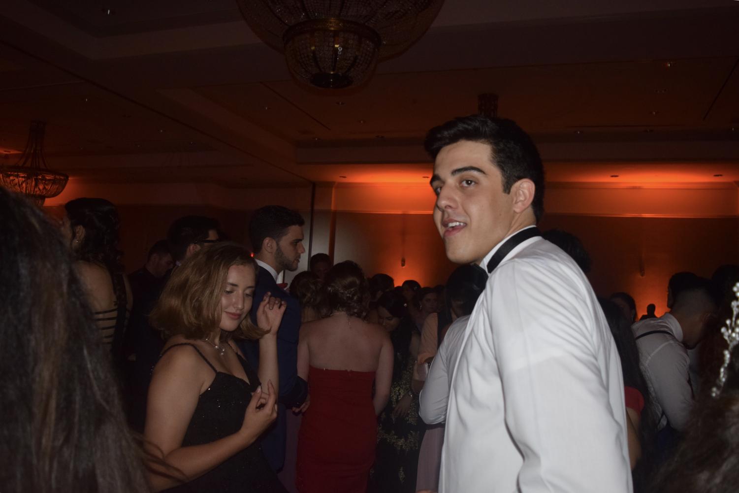 Seniors Dance the Night Away at Prom