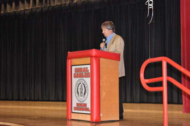 Elsa Glazer Award Ceremony Honors Top Seniors