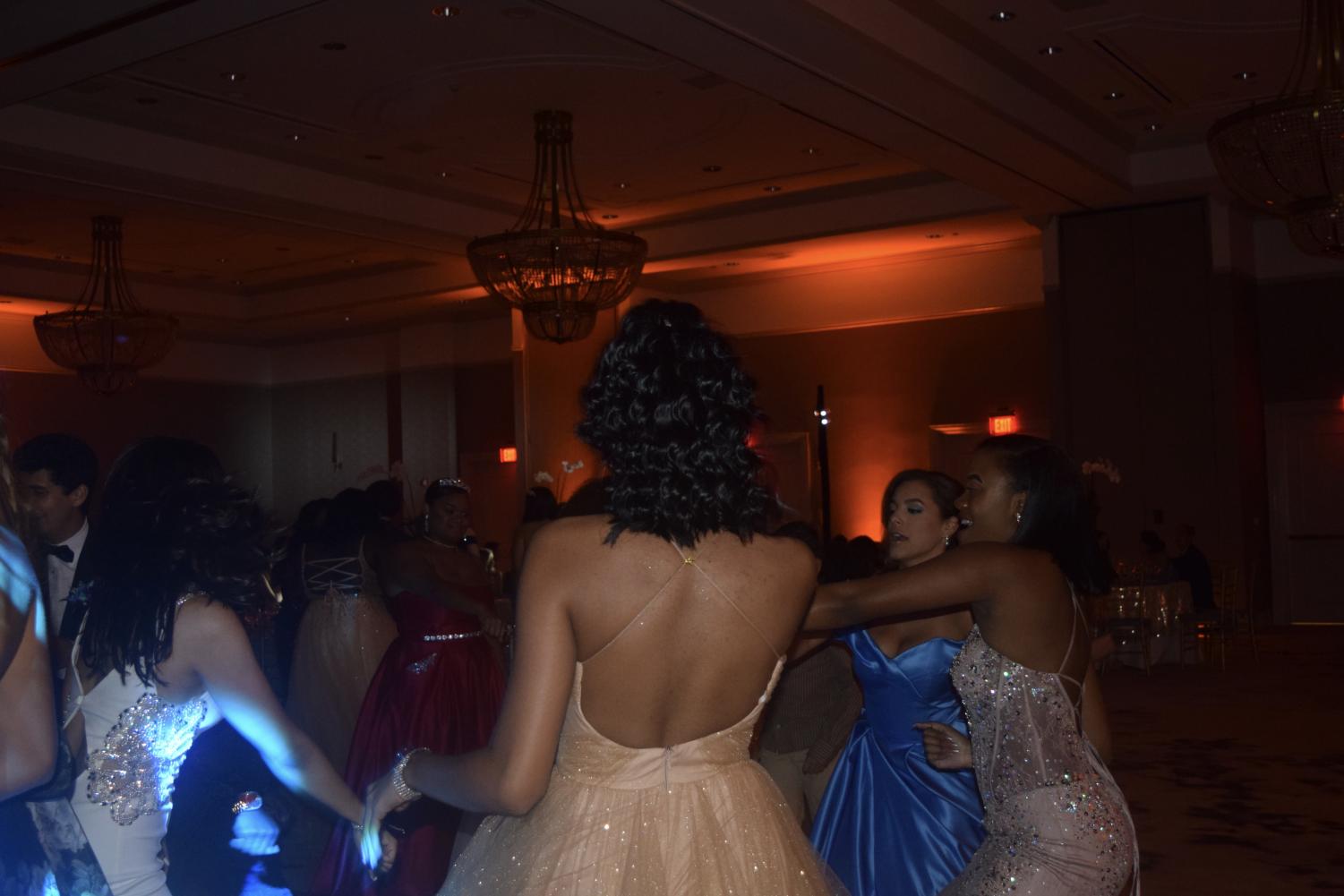 Seniors Dance the Night Away at Prom
