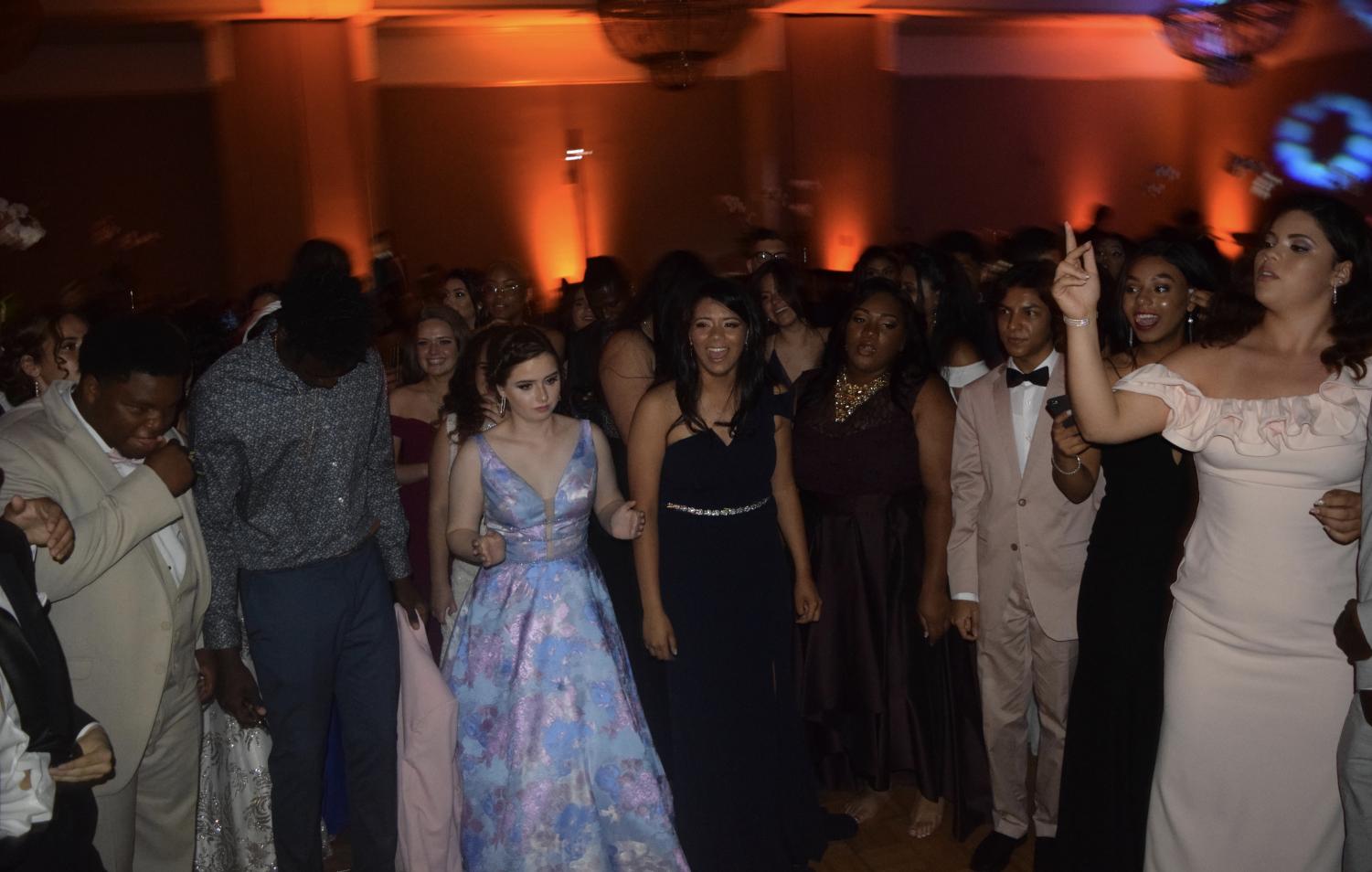 Seniors Dance the Night Away at Prom