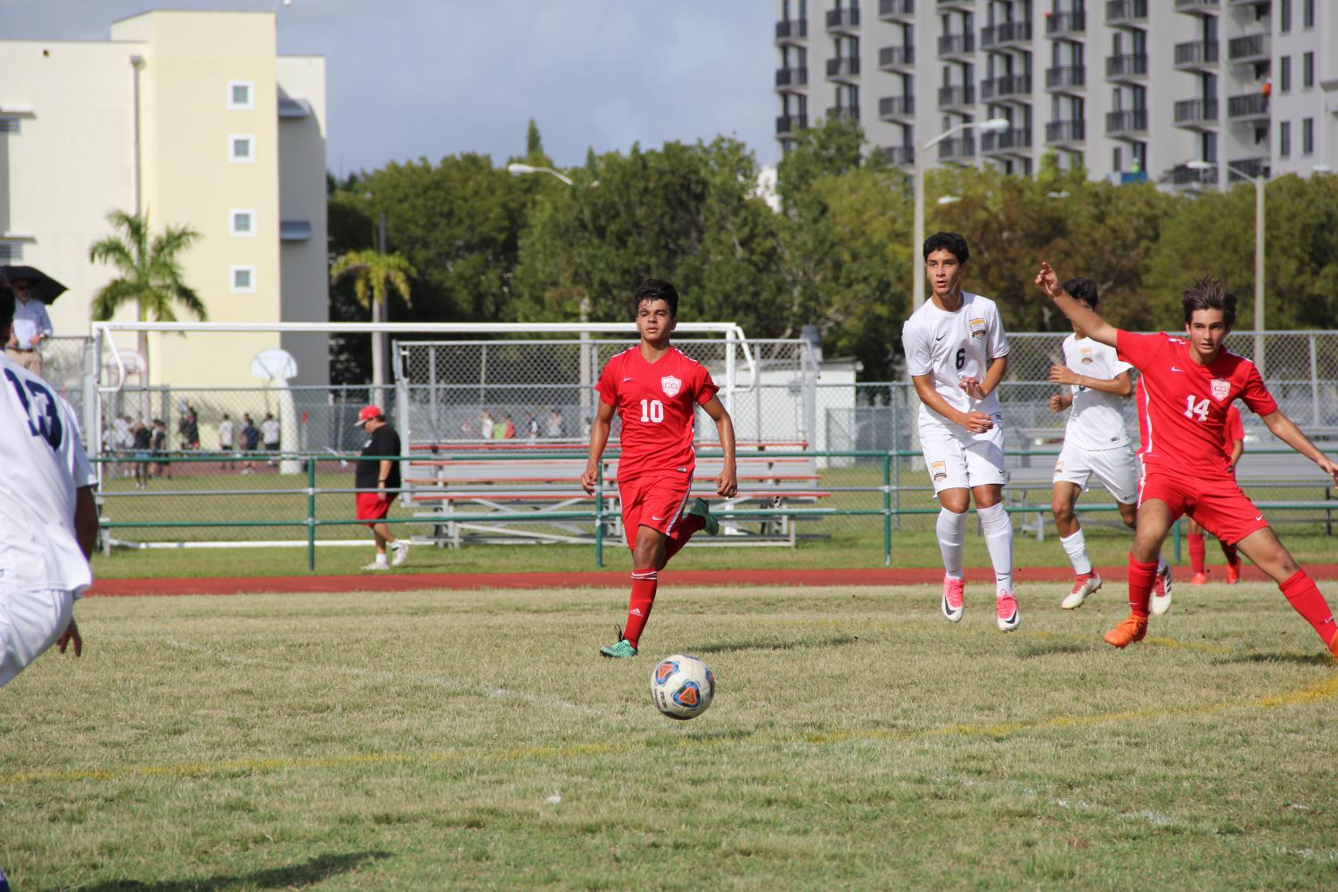 Soccer+Season+Begins+as+Gables+Takes+on+Coral+Park