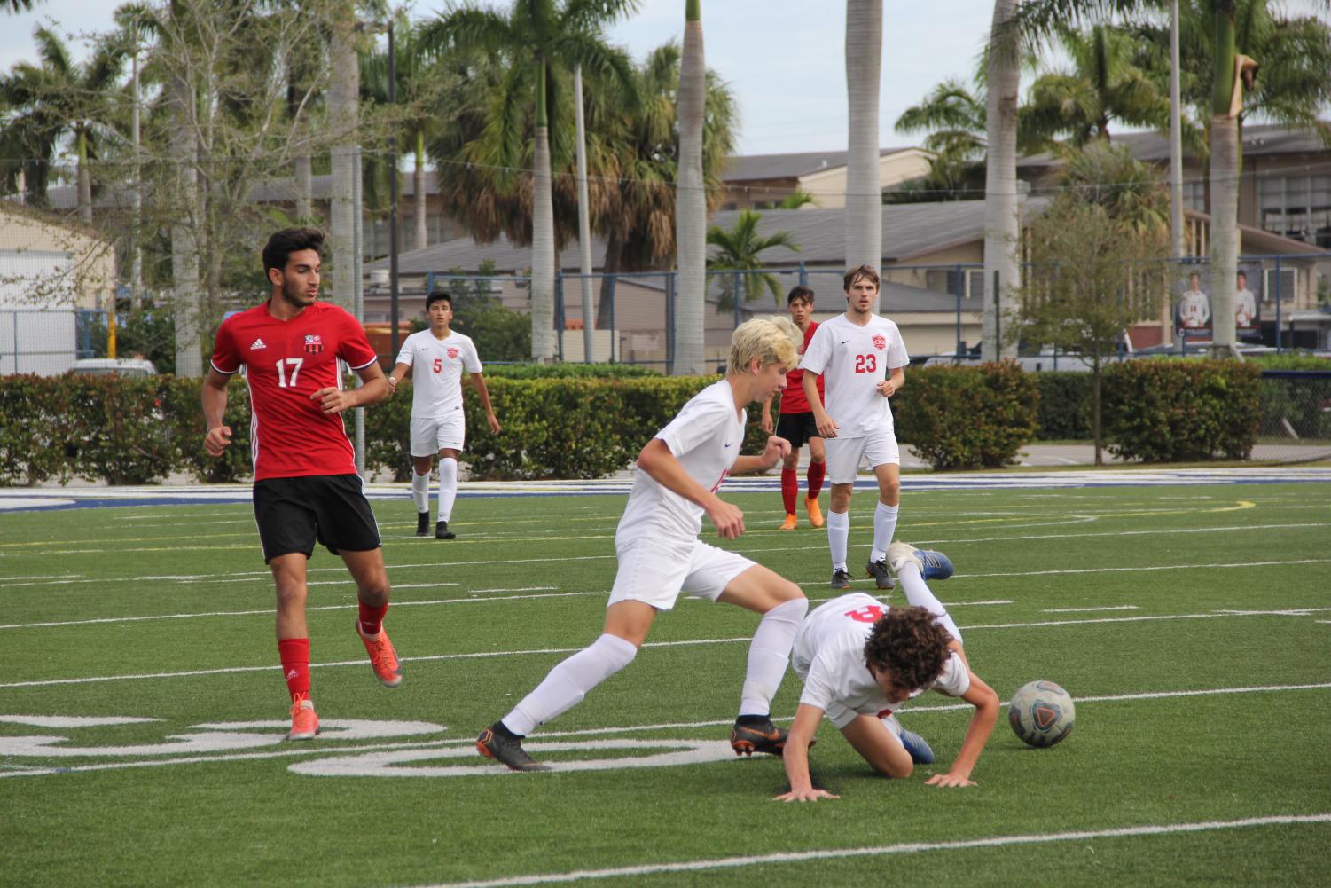 Boys Soccer Advances to District Final With Victory Over Beach High!