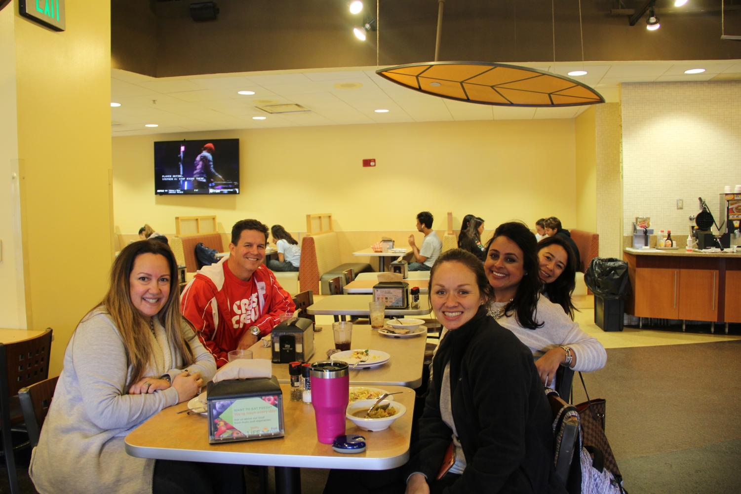 Juniors Go Off Campus During In-State College Tour