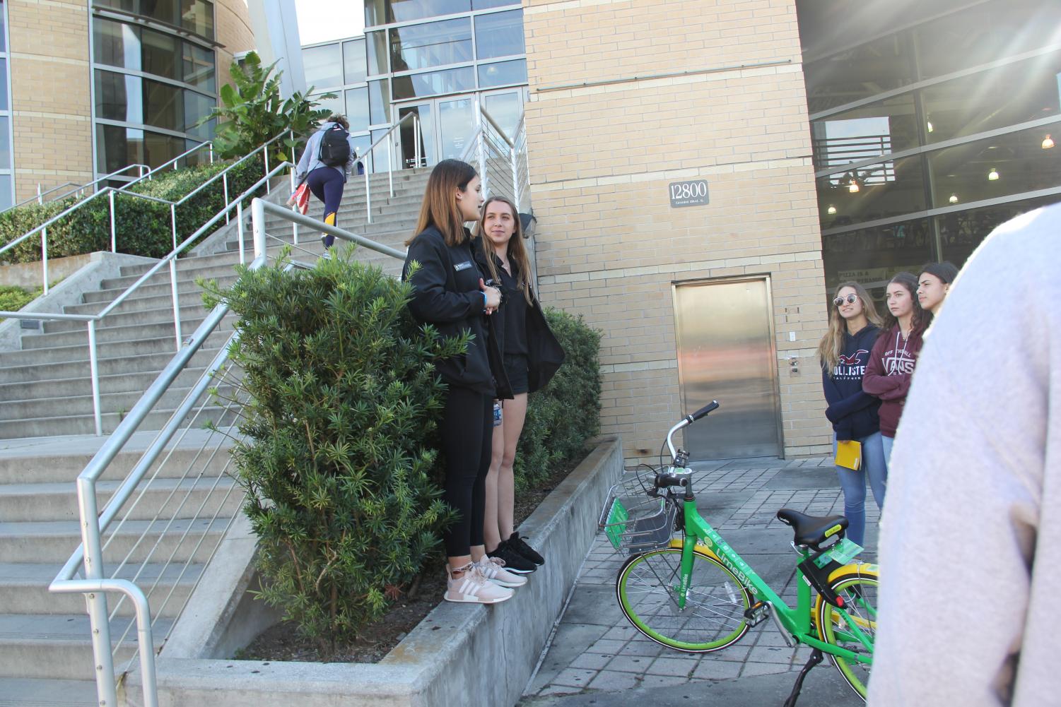 Juniors Go Off Campus During In-State College Tour