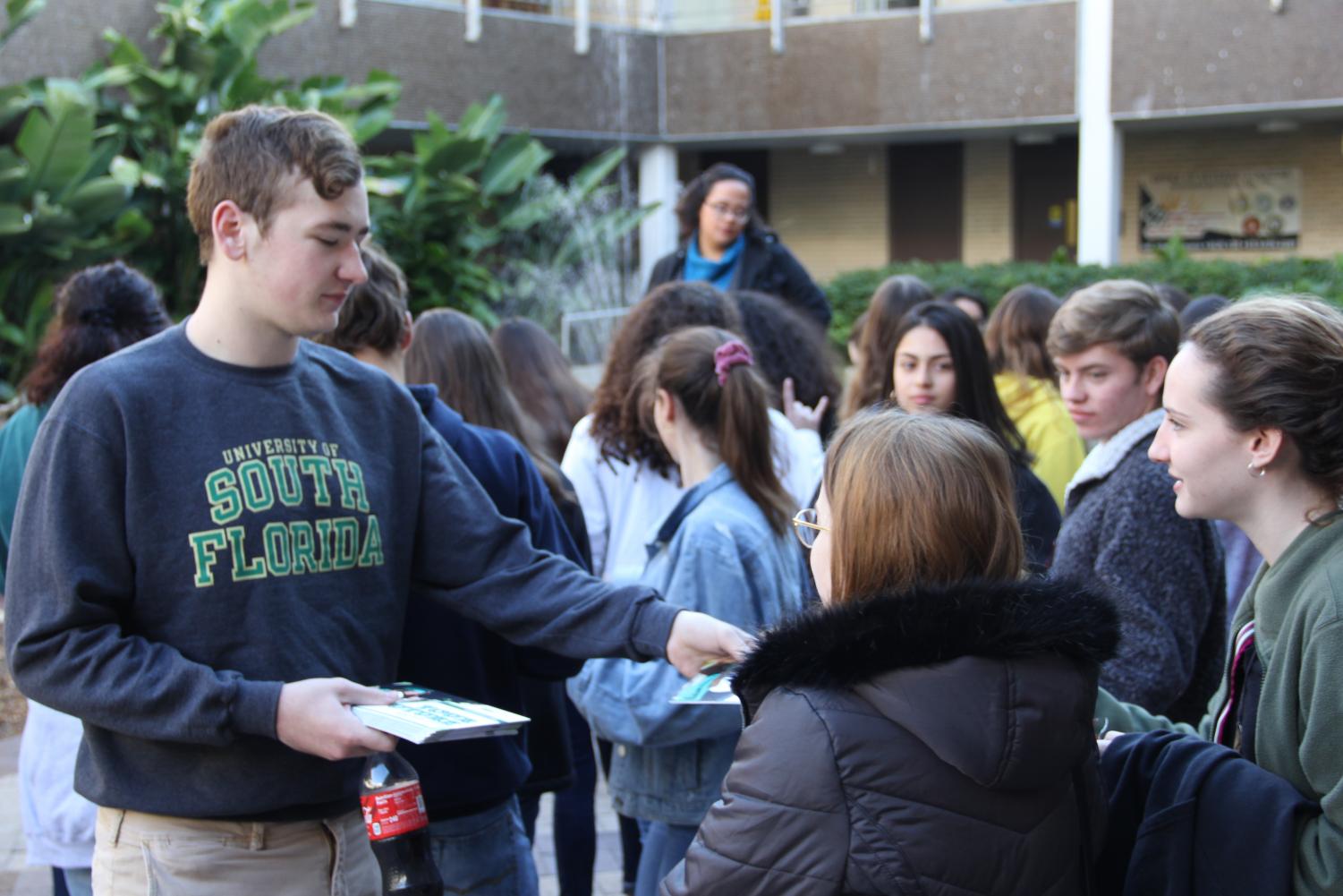 Juniors Go Off Campus During In-State College Tour