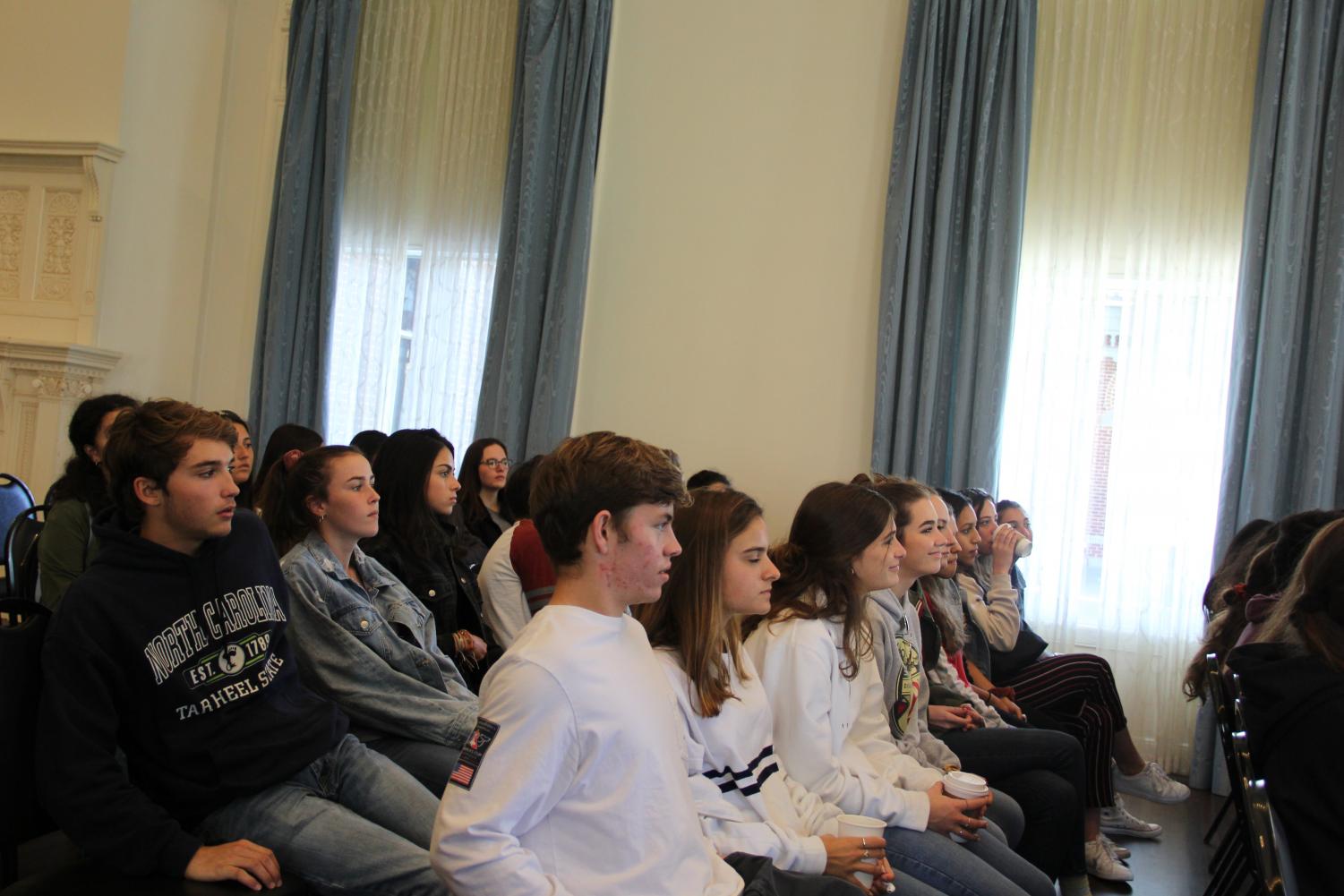 Juniors Go Off Campus During In-State College Tour