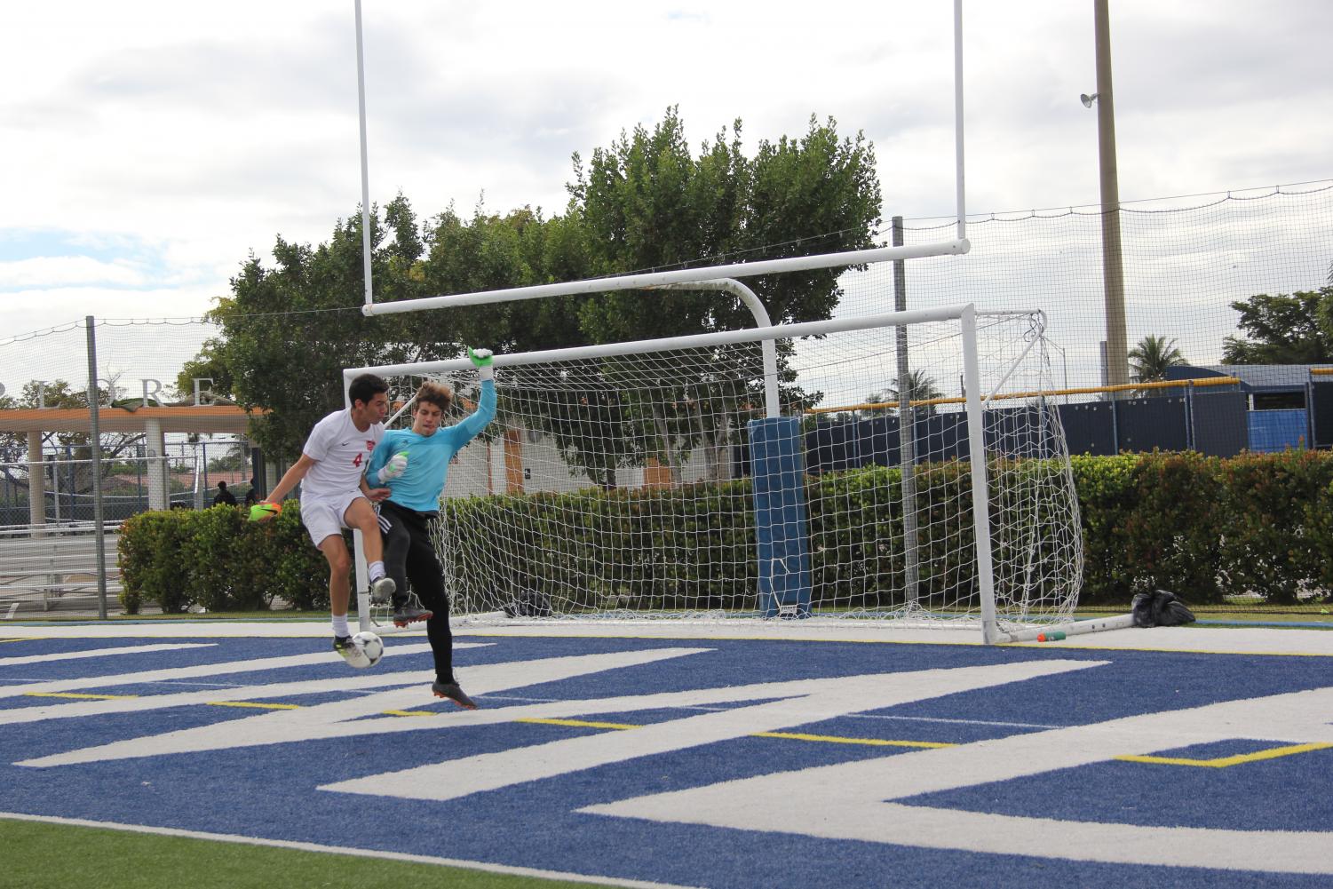 Boys+Soccer+Advances+to+District+Final+With+Victory+Over+Beach+High%21