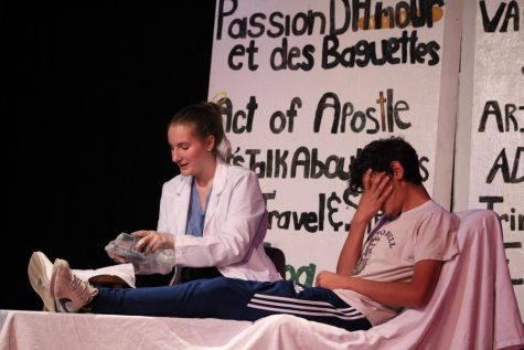 Isabella D'Ottone and Ivan Perez in "Nightmare DDS".