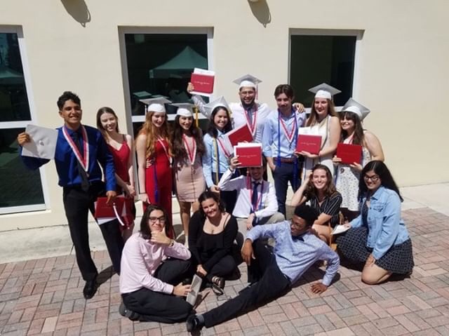 The 2019 Troupe class poses for one final picture with the graduating seniors.