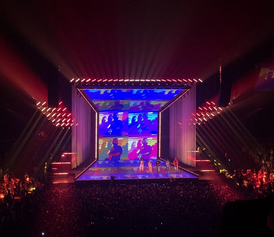 Khalid’s concert experience included many visual effects, as well as very talented backup dancers.