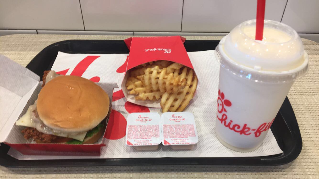 Popeyes vs. Chick-Fil-A: Which Fried Chicken Chain is Better?