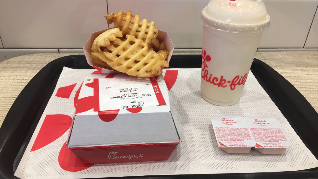 Popeyes vs. Chick-Fil-A: Which Fried Chicken Chain is Better?