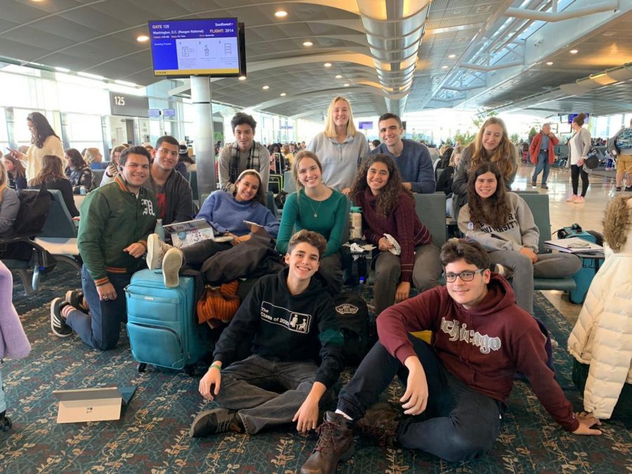 The Cavaliers attending NSPA 2019 smile at the Orlando airport on their way to the National Scholastic Press Association (NSPA) convention on Nov. 21.