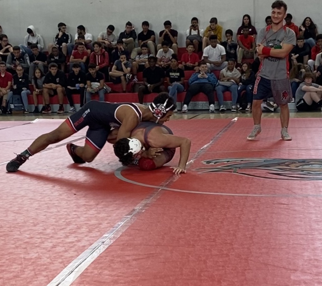 Gables+Wrestling+Team%3A+One+on+One+Match