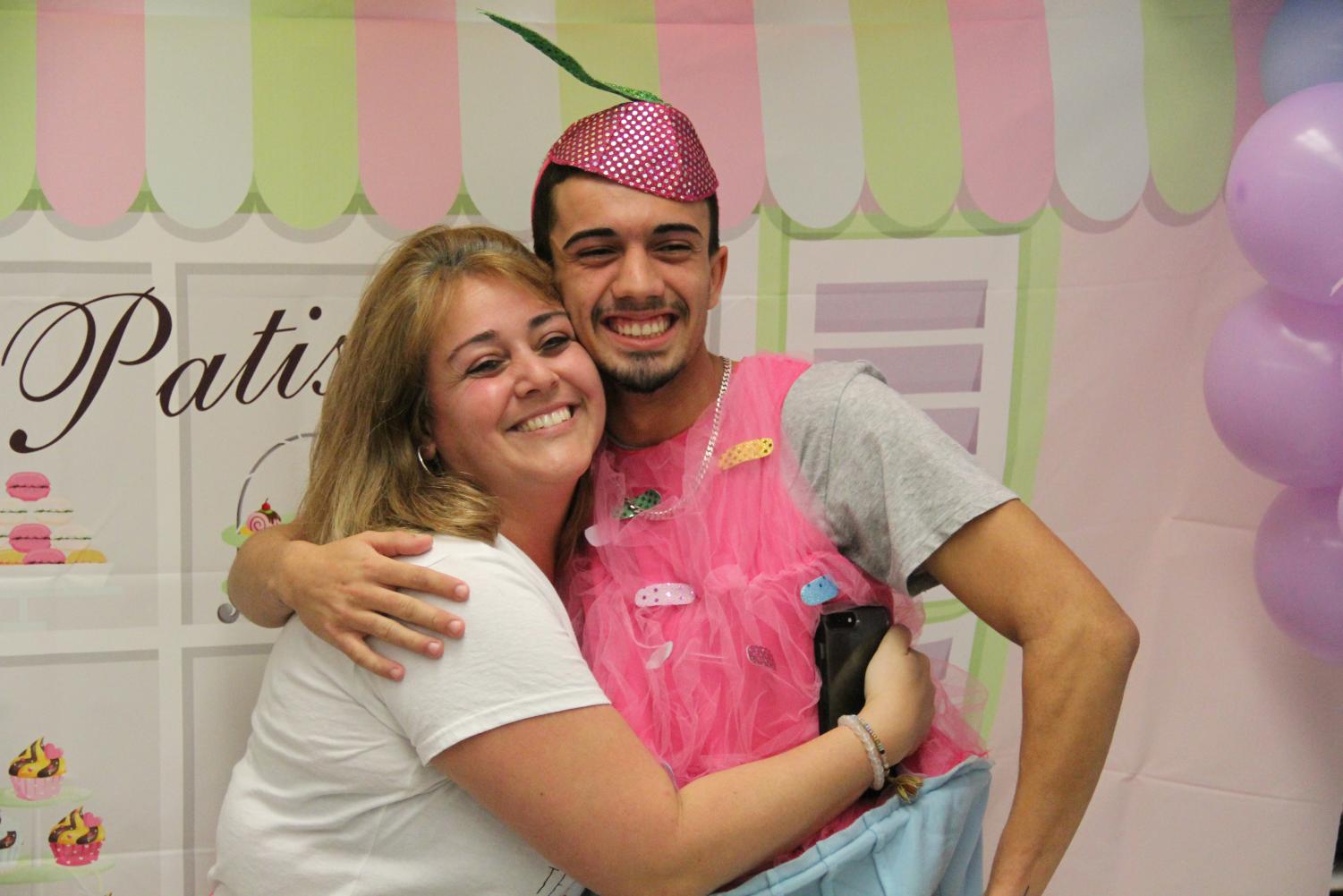 Senior Treat Day 2019: Build Your Own Cupcake