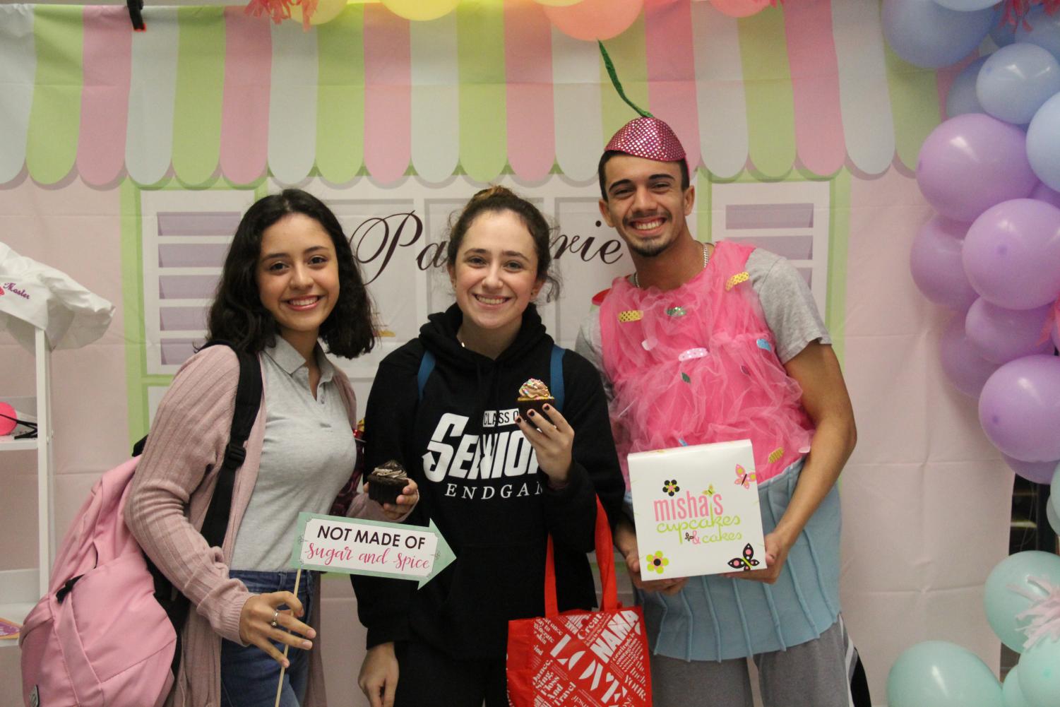 Senior Treat Day 2019: Build Your Own Cupcake