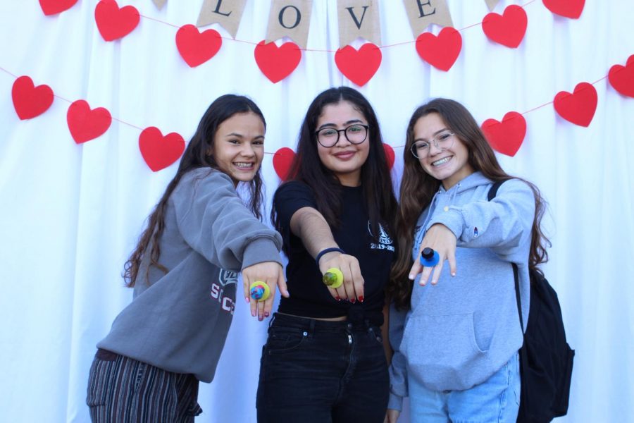 Today, Interact hosted a marriage session during both lunches for those who wished to get married with a ring pop!