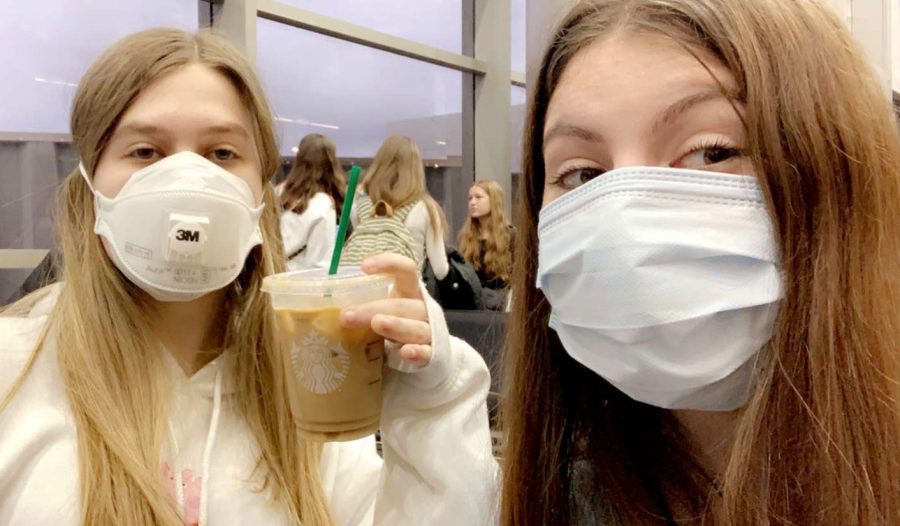 Sophomore Abigail Colodner was required to wear a mask in the airport during her flight to New York this past month.