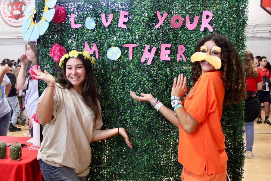 Co-Presidents Arianna Hoyos and Amalia Garrido stationed at the Gables Earth photo booth to welcome new members at the club fair.