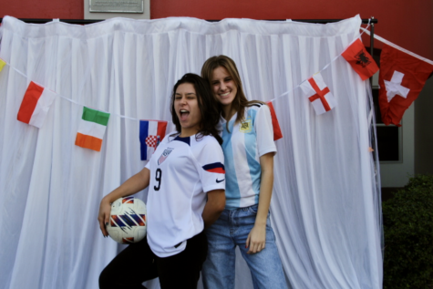 Seniors Lucia Chico (left) and Elise Ballart (right) sport their favorite teams jerseys. 