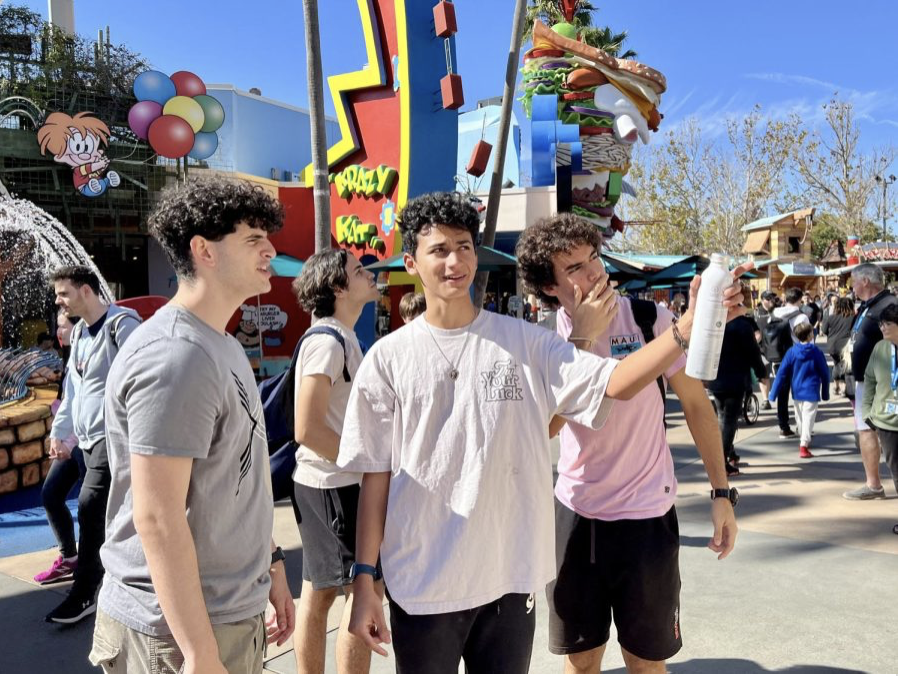 Esta foto fue tomada momentos antes de que Roberto Sosa, César Ramírez, Yanquiel Bosques y Mauricio Quesda (de izquierda a derecha) participaran en Dudleys Water Ride y salieran empapados.