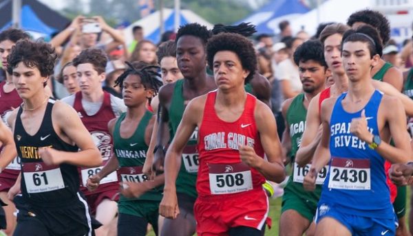 Starting off his Spanish River Invitational race strong, Roles-Fotso pushes through the pain. With a strong mindset, he was able to achieve a personal record on Sept. 23.