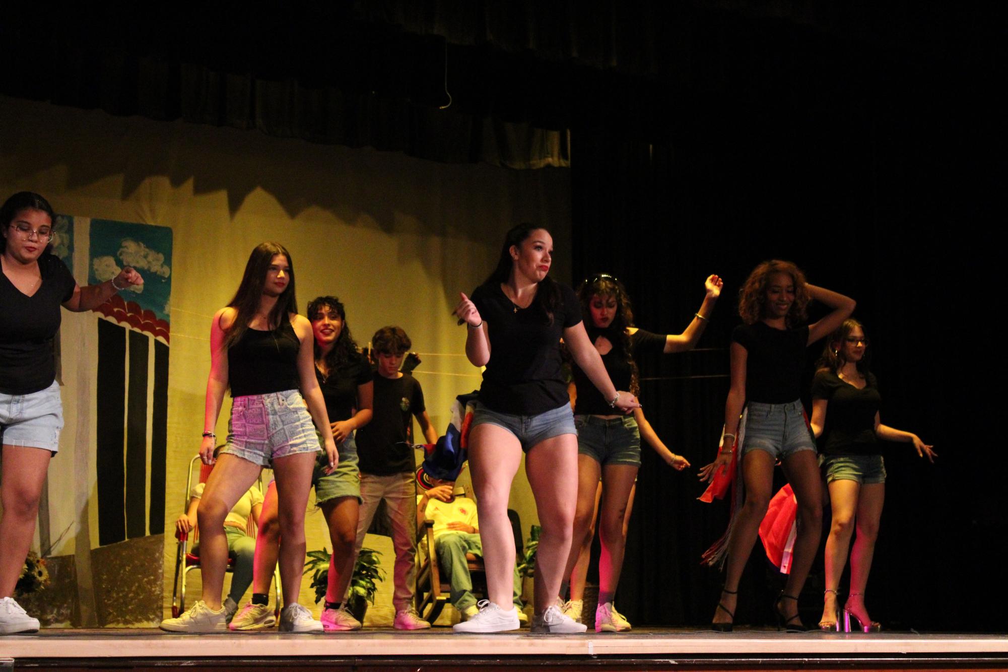 Students Express their Culture at the Hispanic Heritage Show