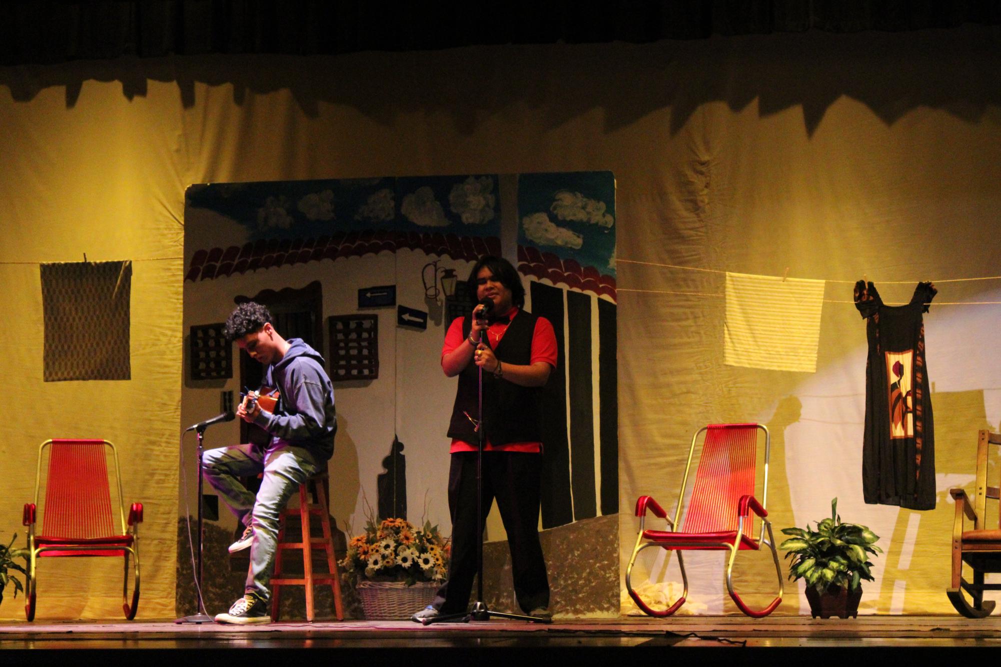 Students Express their Culture at the Hispanic Heritage Show