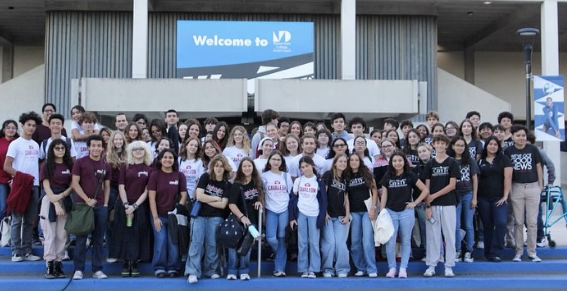 Seasoned journalists and new publication members alike pose, showcasing their first time at Miami-Dade College Kendall campus, in preparation for Media Day. 