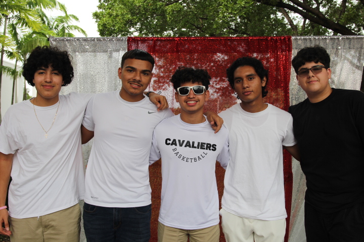 Spirit Week Sparks Fashion and Creativity