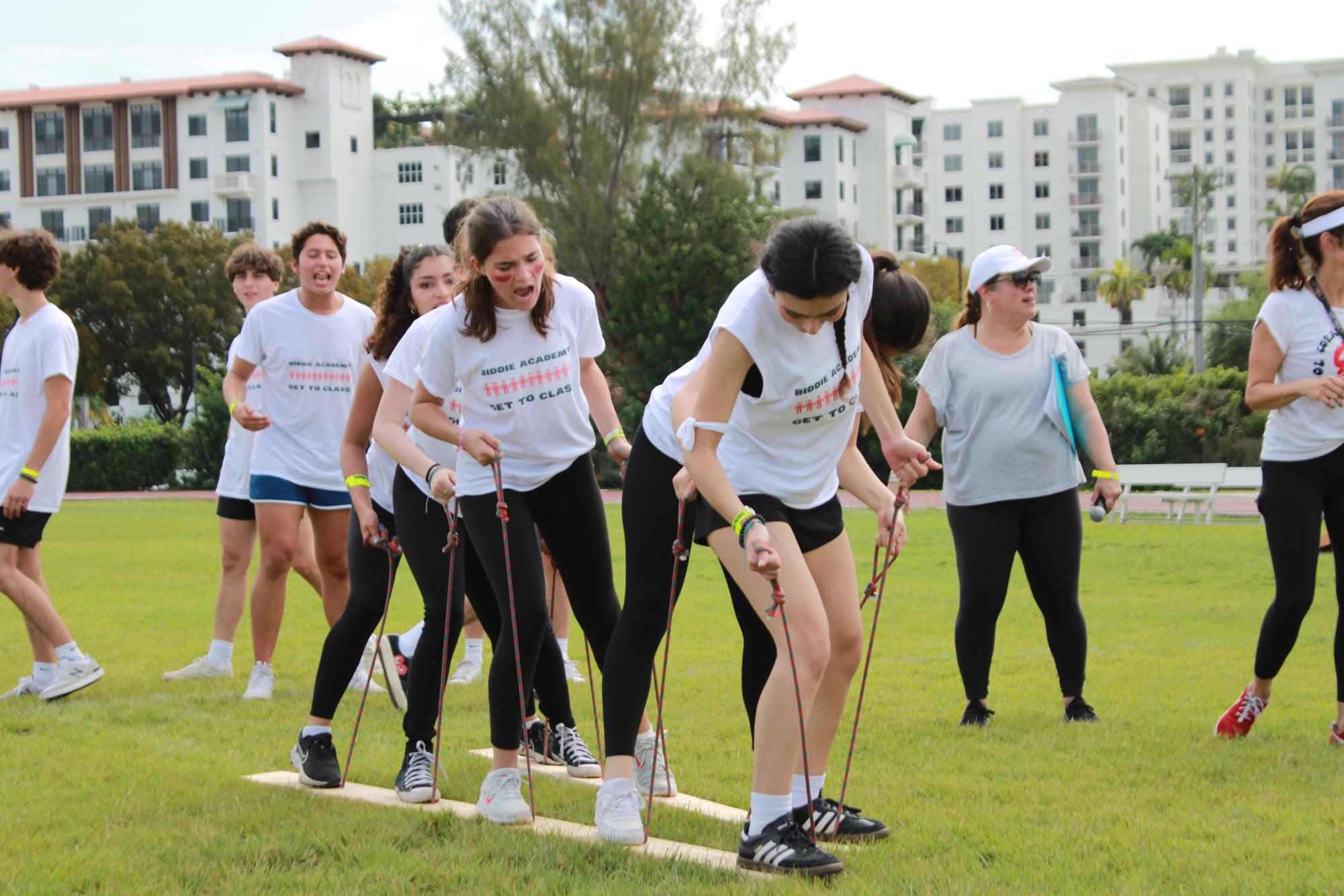 Senior Picnic Displays Unity and Competitive Spirit