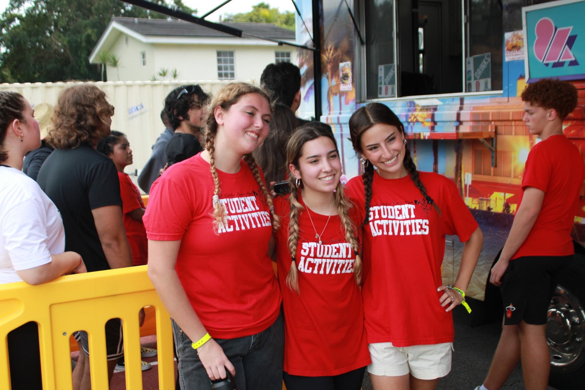 Senior Picnic Displays Unity and Competitive Spirit