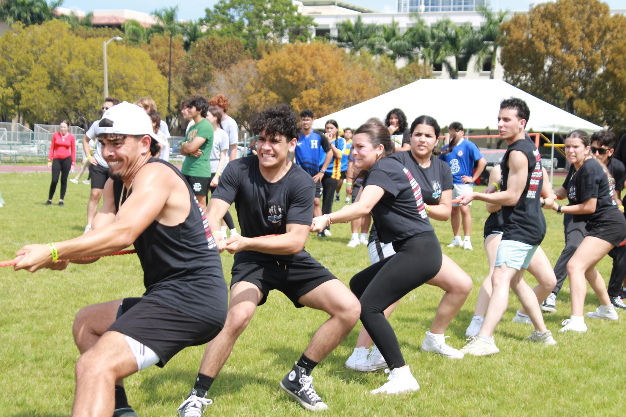 Senior Picnic Displays Unity and Competitive Spirit